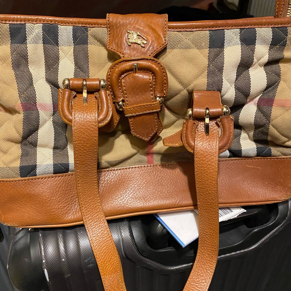 Burberry quilted Nova check purse